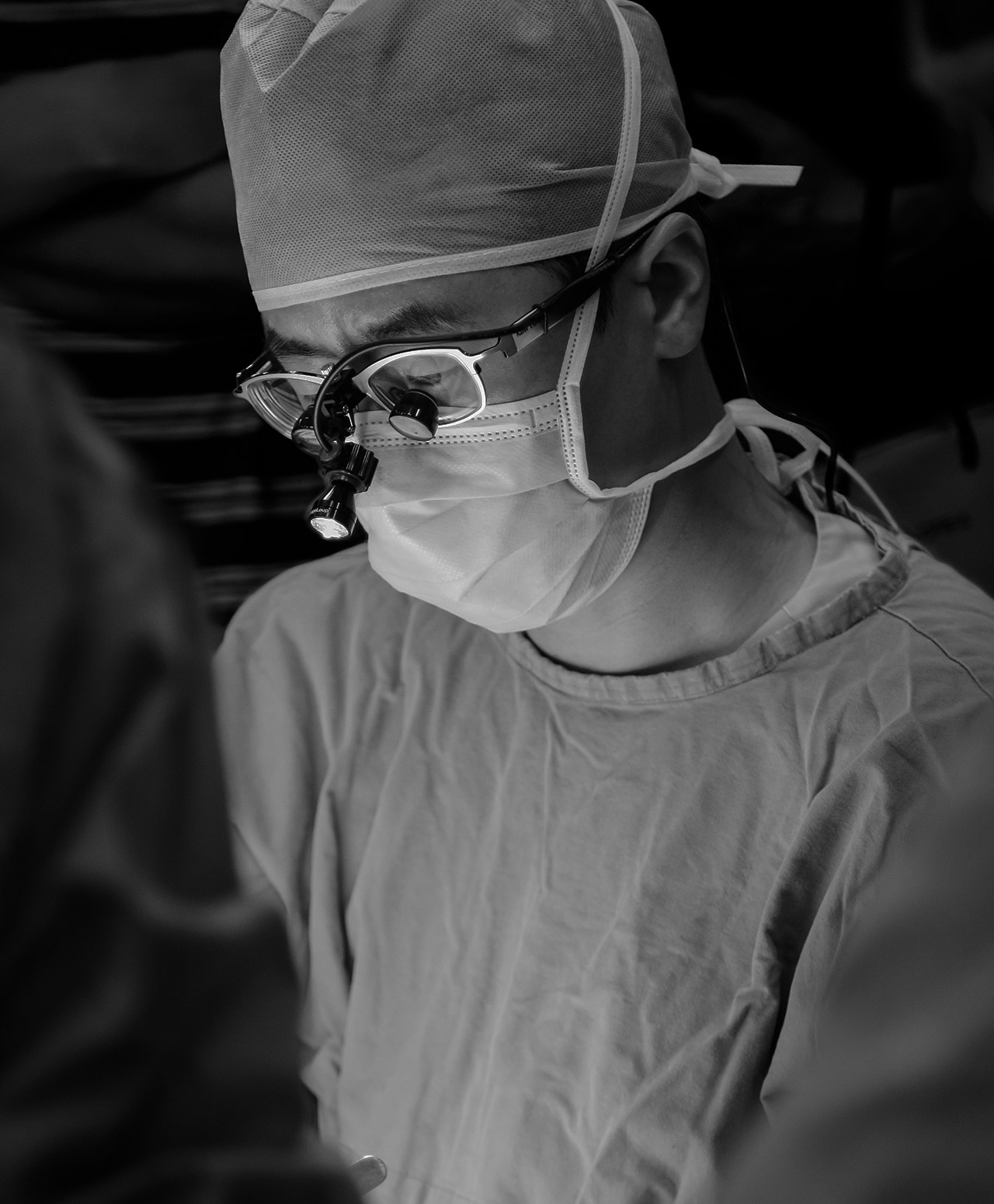 Dr. Kim Harkyoung in the operating room — Etonne Plastic Surgery, Gangnam Seoul