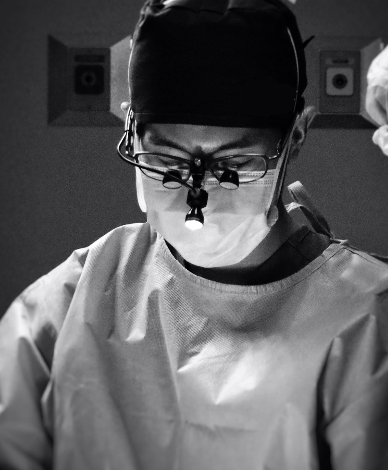 Dr. Kim Jaegon in the operating room — Etonne Plastic Surgery, Gangnam Seoul